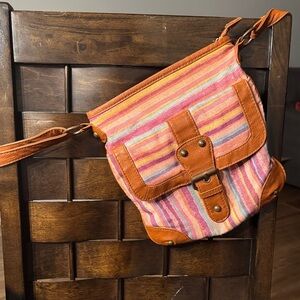 3/$15! 🎈 Rue21 Pink & Orange Striped Crossbody Bag with Tan Trim
